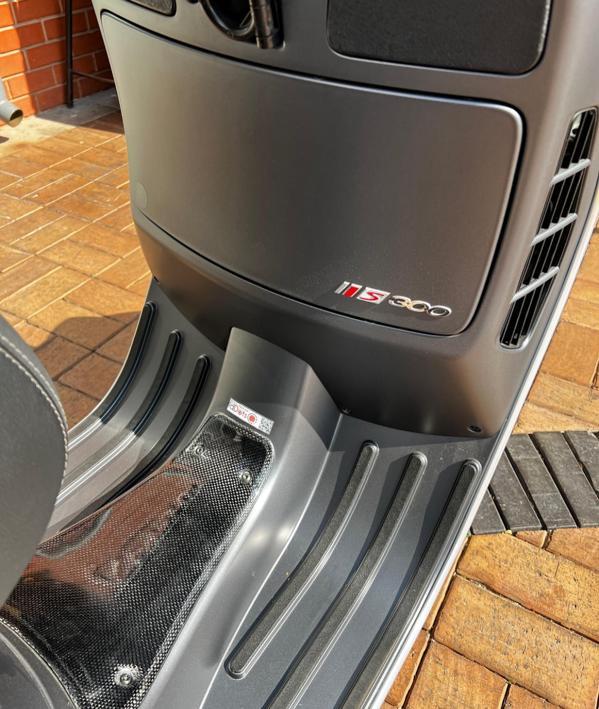 VESPA 300GTS Carbon Fiber Battery Cover